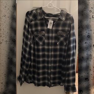 NWT Torrid Women’s studded/plaid camp shirt